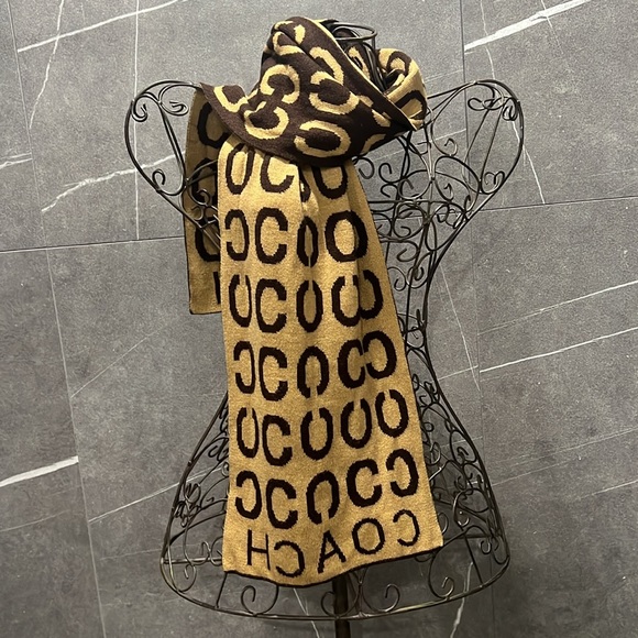Coach scarf - with coach logo - brown and tan color - Picture 3 of 8